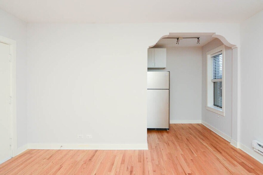 Building Photo - 2402 N Kedzie Blvd