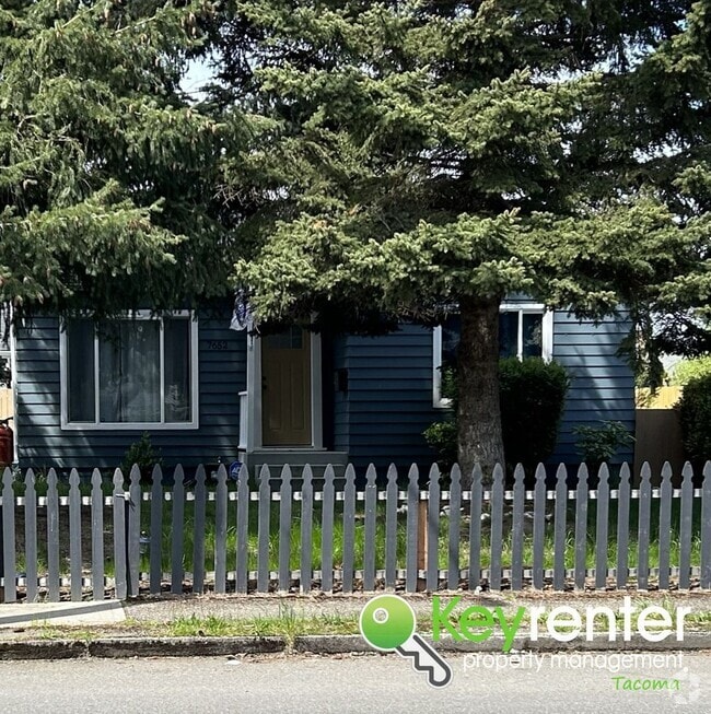 Building Photo - Tacoma Gardeners Dream 2Bed/1Bath