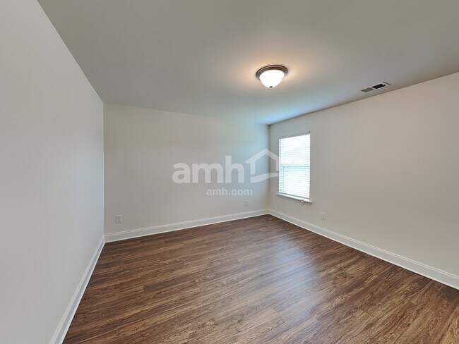 Building Photo - 6194 Bridlewood Ln