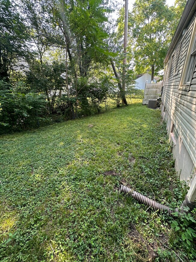 Building Photo - 3829 Delphos Ave