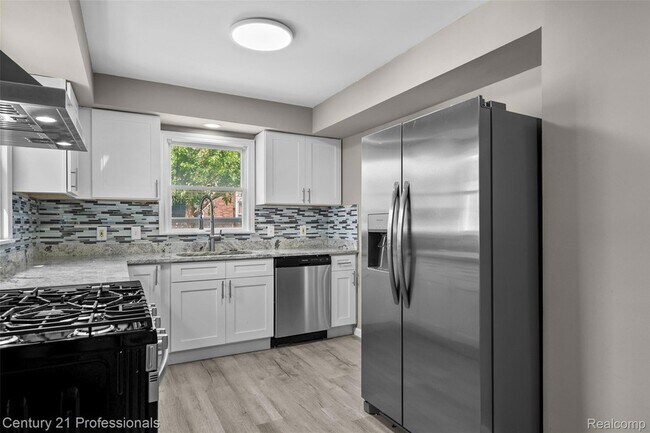 Building Photo - 3621 Livernois Rd