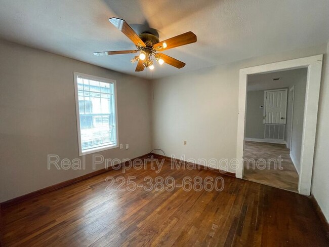 Building Photo - 3026 Balis Dr