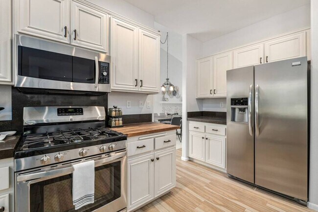 Building Photo - 79150 Ocotillo Dr