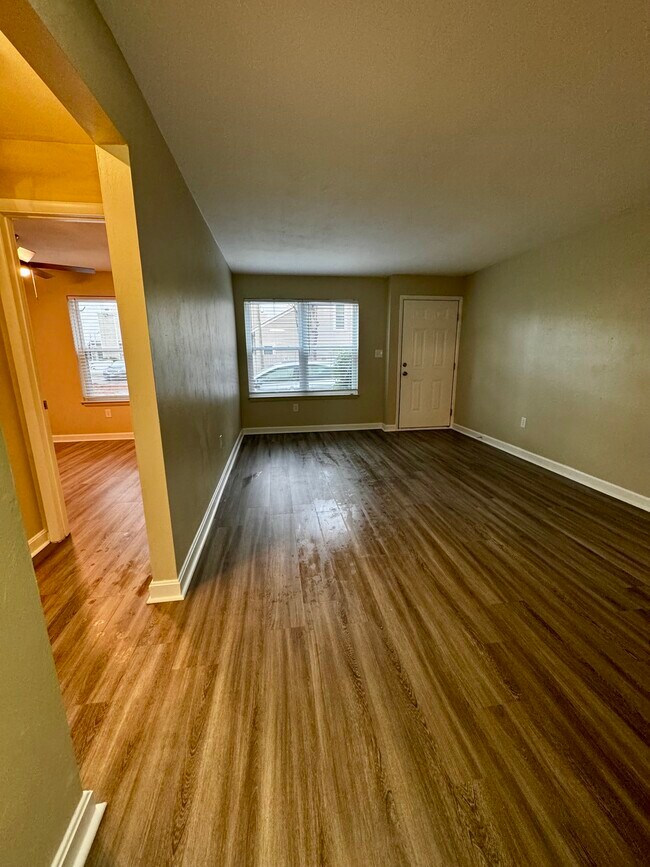 Building Photo - 8570 Chesapeake Blvd