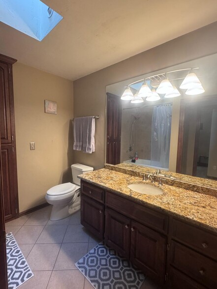 Full Bathroom 2nd Floor - 144 Swiss Meadow Ln