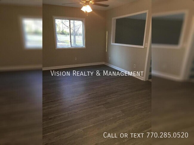 Building Photo - 3BR/2BA Duplex Home