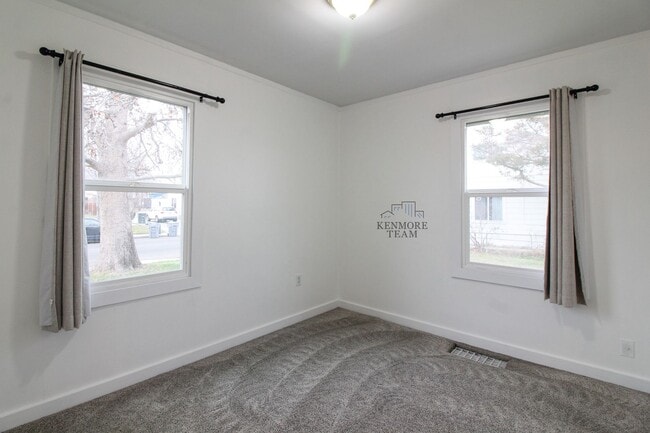 Building Photo - 3 Bed/1 Bath Duplex in Central Richland