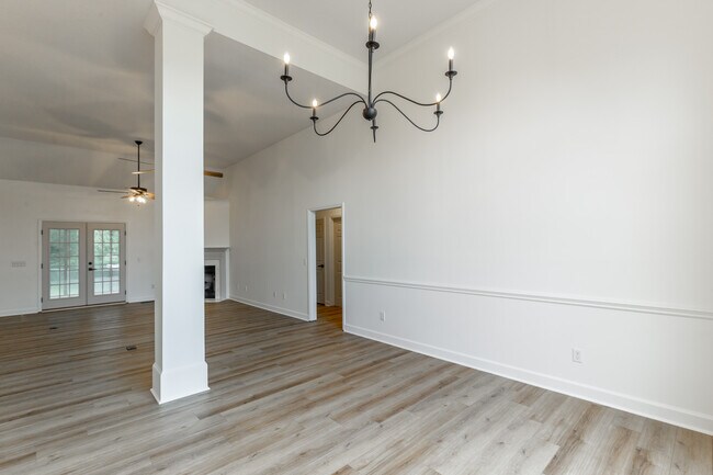 Building Photo - 7782 Prince Dr