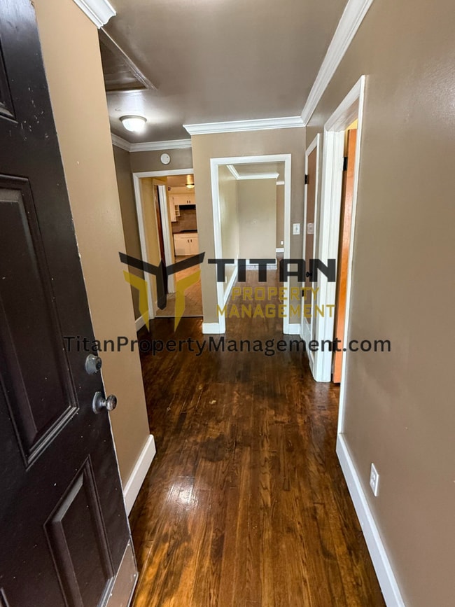 Building Photo - 2bed/2bath house