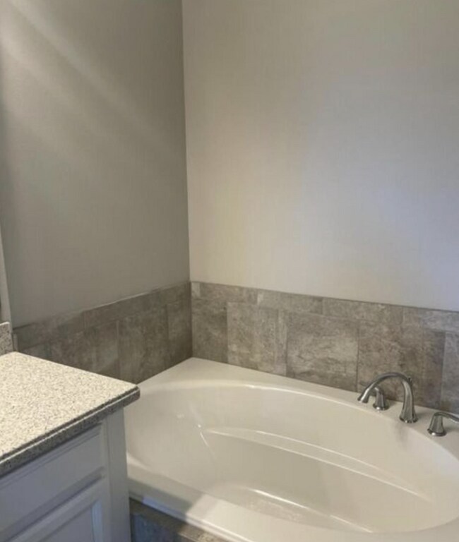 Building Photo - Addison Village Townhome!!!