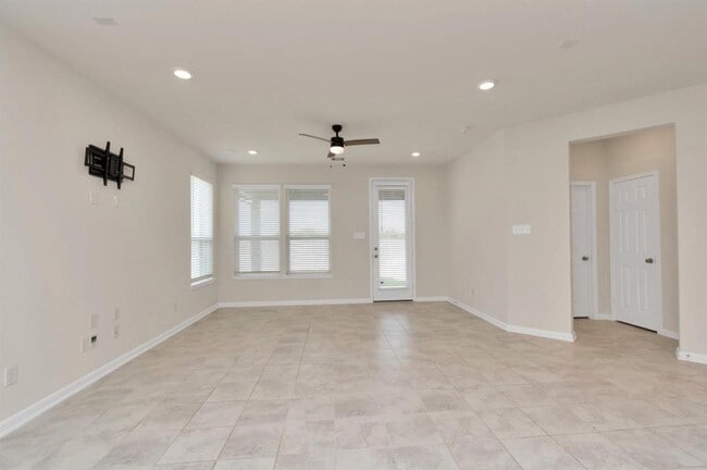 Building Photo - 25303 Western Sage Ln