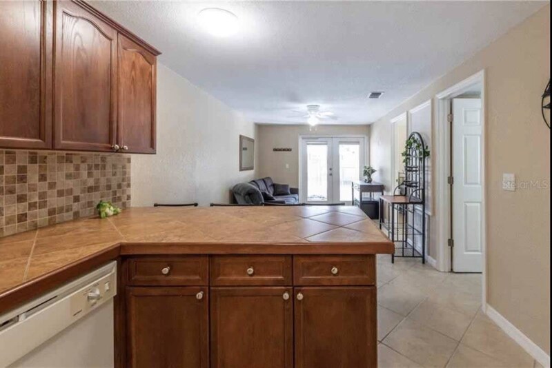 Building Photo - 14982 Edgewater Cir