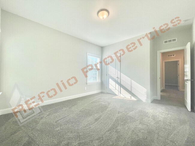 Building Photo - Beautiful 5 Bedroom 2-Car Garage Home with...