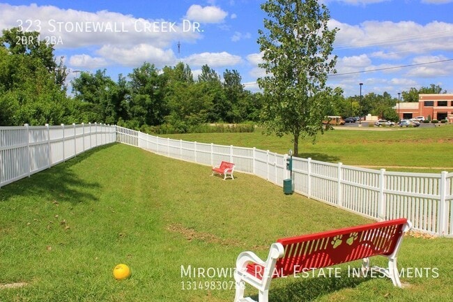 Building Photo - 323 Stonewall Creek Dr