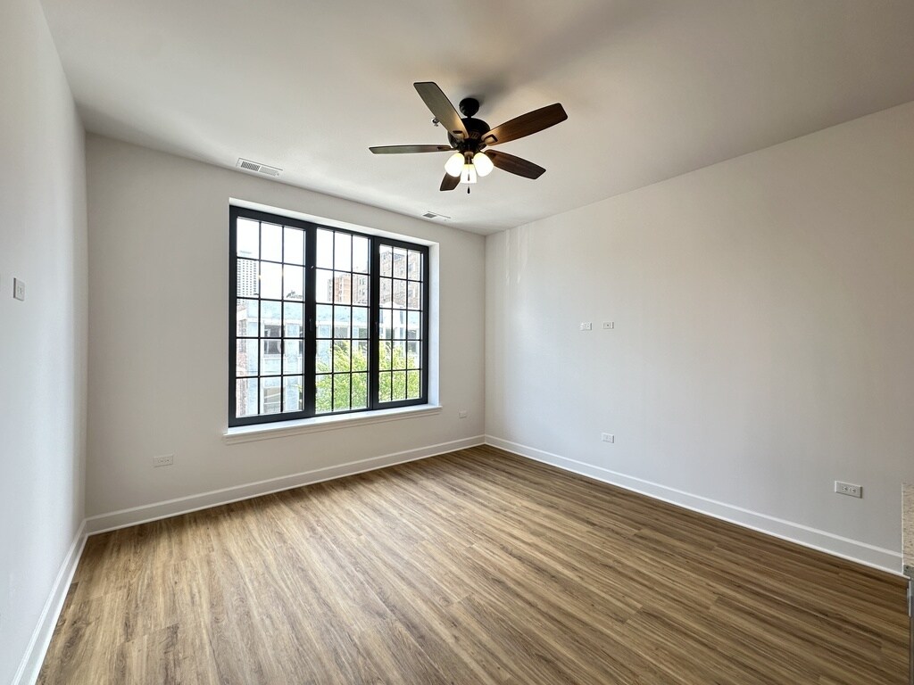Building Photo - 3160 N Broadway