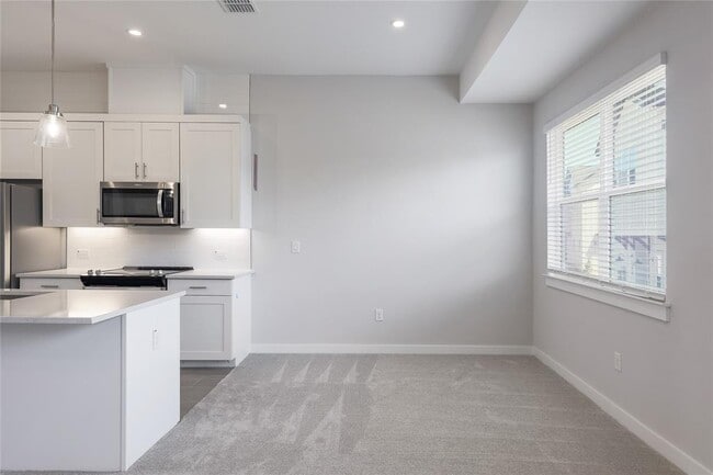 Building Photo - 12001 Vista Parke Dr