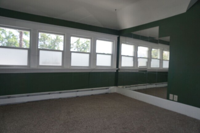 Building Photo - Amazing Remodel Salt Lake Home
