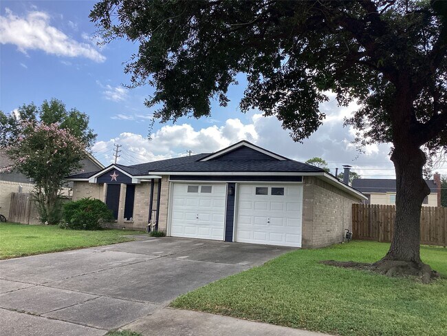 Building Photo - 1905 Eastwind Dr