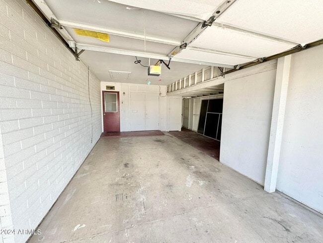 Building Photo - 11013 N 110th Dr