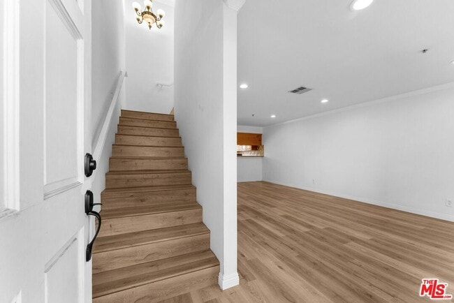 Building Photo - 361 Salem St