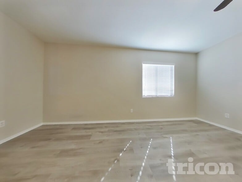 Building Photo - 1368 S 228th Dr