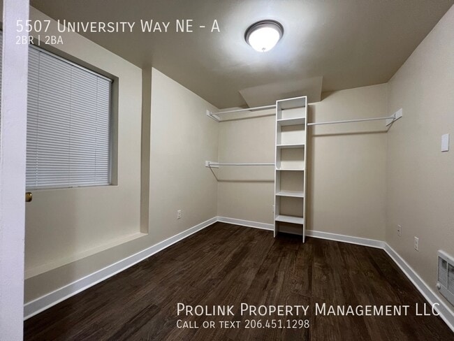 Building Photo - 5507 University Wy NE