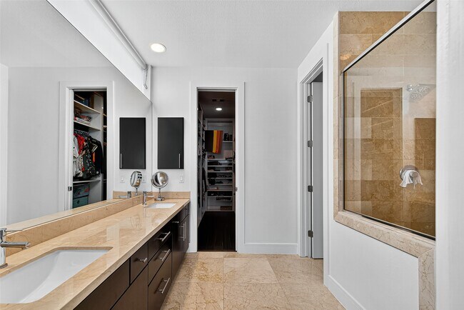 Building Photo - 1232 W 24th St