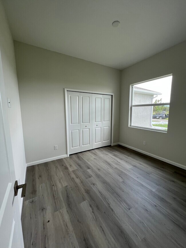 Building Photo - 1025 Jupiter Loop