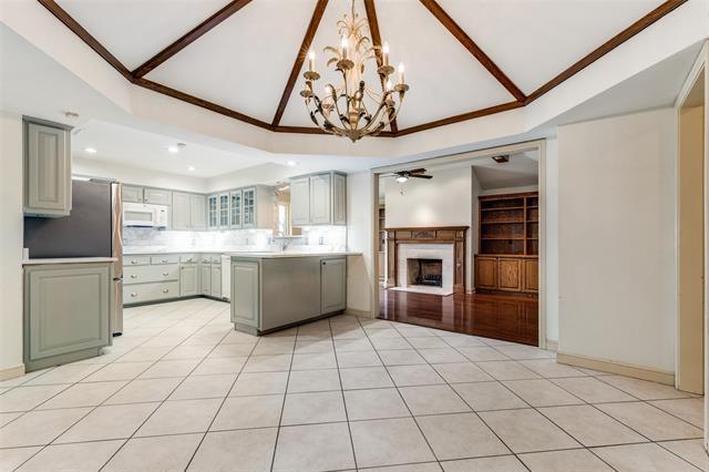 Building Photo - 10009 Chimney Hill Ln