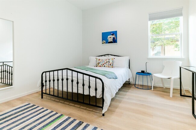 Building Photo - 4303 Chester St