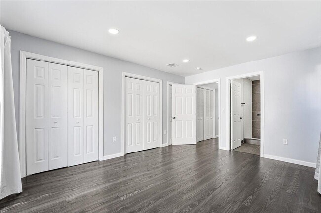 Building Photo - 225 Freeman Ave