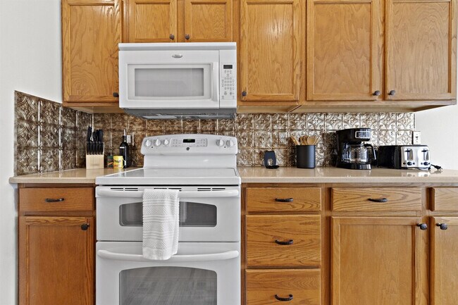 Building Photo - 9297 W Calico St