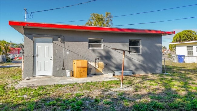 Building Photo - 2408 NW 8th St