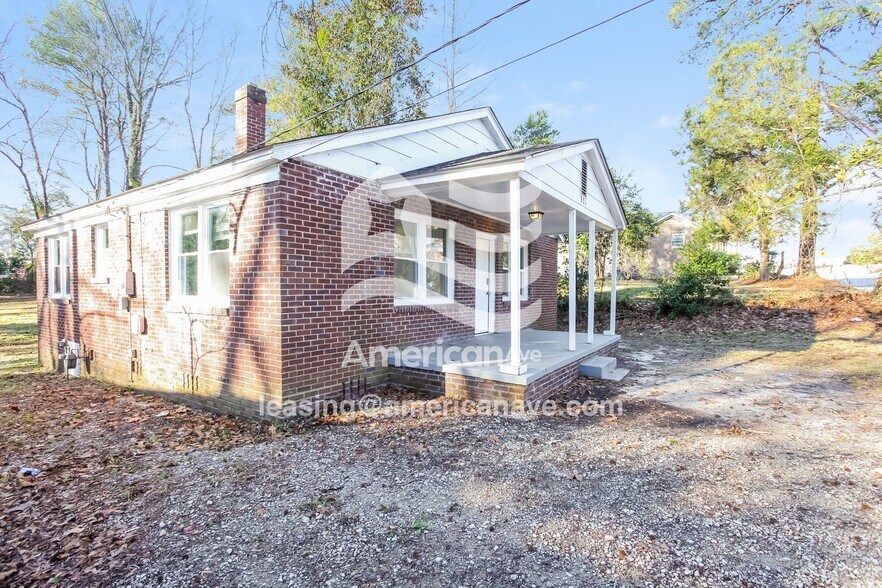 Building Photo - 901 Ashley St