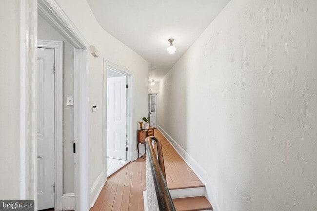 Building Photo - 346 E Union St