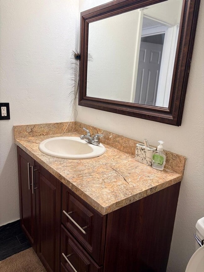 Building Photo - 1641 Fairway Rd