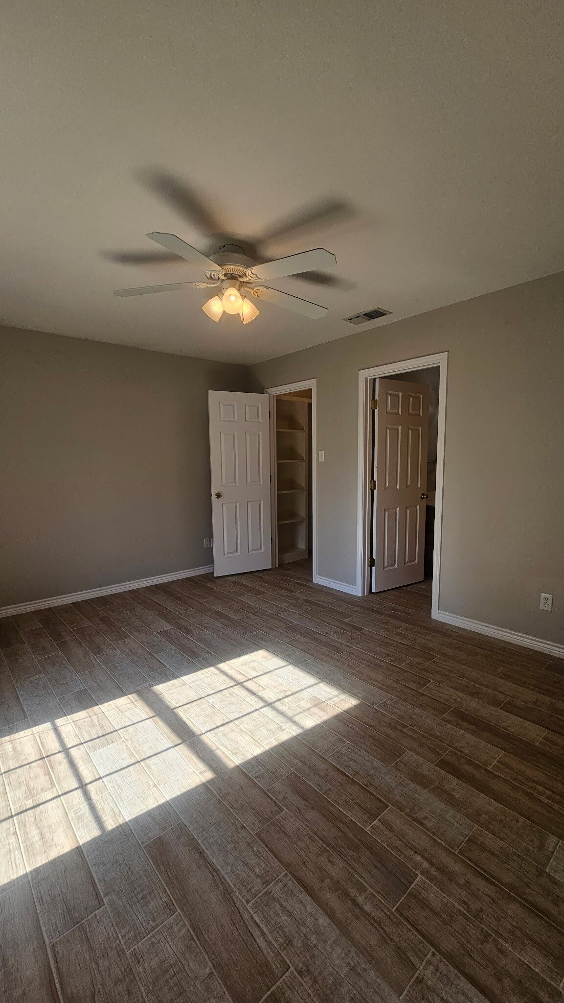 Bedroom - 203 Bluebonnet St