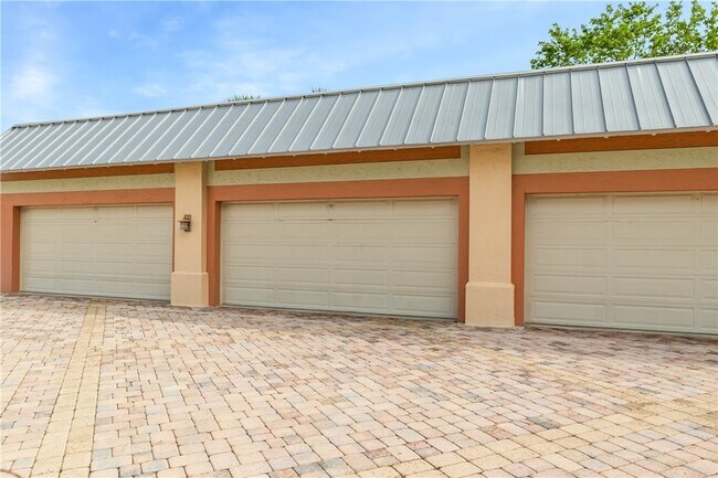Building Photo - 1701 Gulfstream Ave