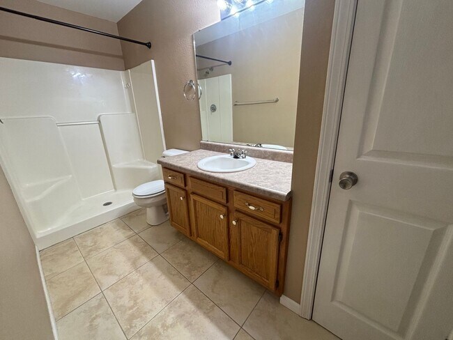 Building Photo - Beautiful 3 Bed • 3 Bath Split-Level Home — Lake Ozark, MO