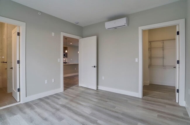 Building Photo - 3516 John F. Kennedy Blvd