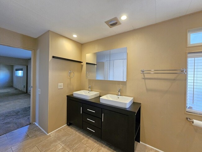 Building Photo - 30660 Palmetto Palm Ave