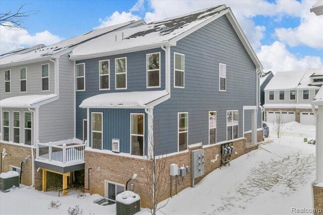 Building Photo - 10790 Barrett