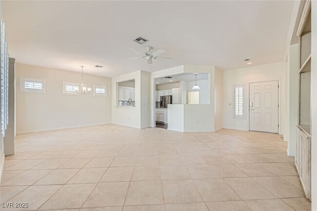 Building Photo - 2313 Fox Hills Dr