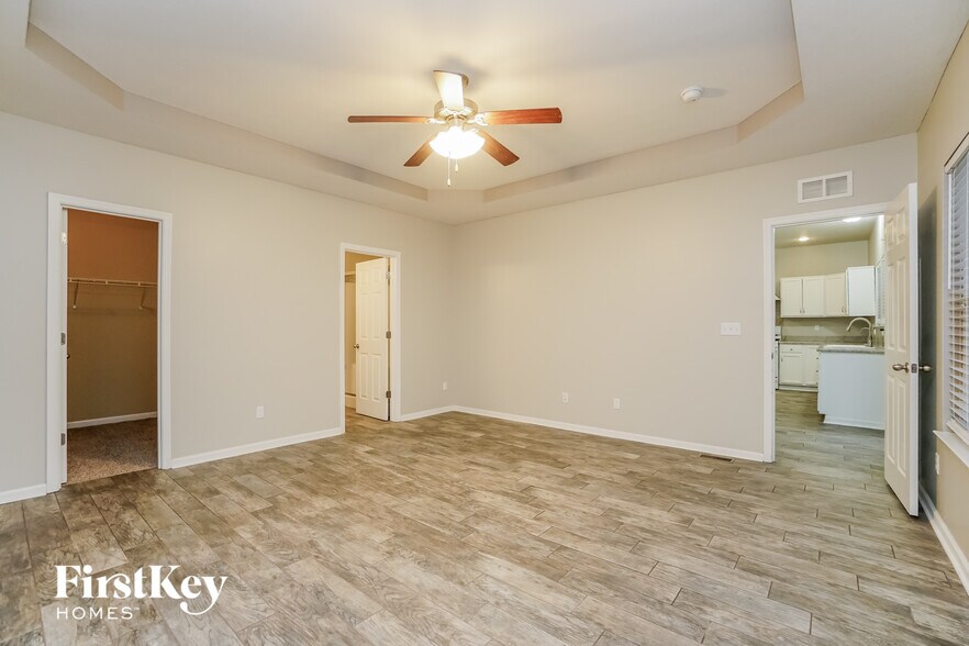 Building Photo - 6309 Greenhaven Ave