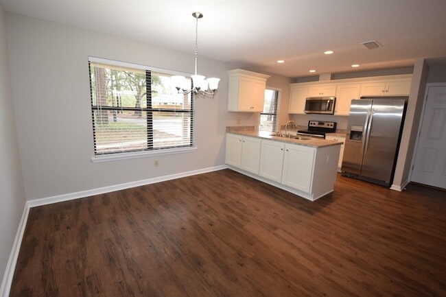 Building Photo - 1700 Green Ridge Trail