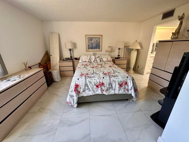 Building Photo - 1801 Eleuthera Point