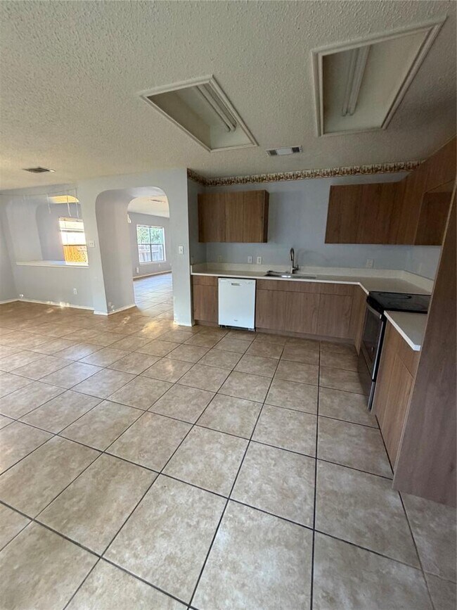 Building Photo - 3207 Settlement Dr