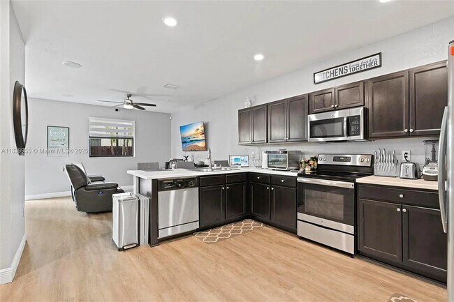 Building Photo - 11460 SW 252nd Ter