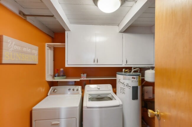 Building Photo - Charming 3BR Home with Private Yard in Puyallup