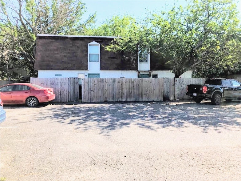 Building Photo - 1907 Hearthstone Dr